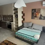 Stylish Near City, Entire Flat, 1 Bedroom, 1 Large Bed In Living Apartament Plovdiv