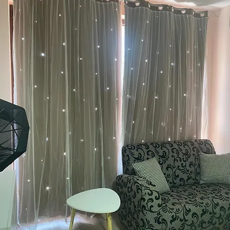 Stylish Apartment Near City, Entire Flat, 1 Bedroom, 1 Large Bed In Living Room